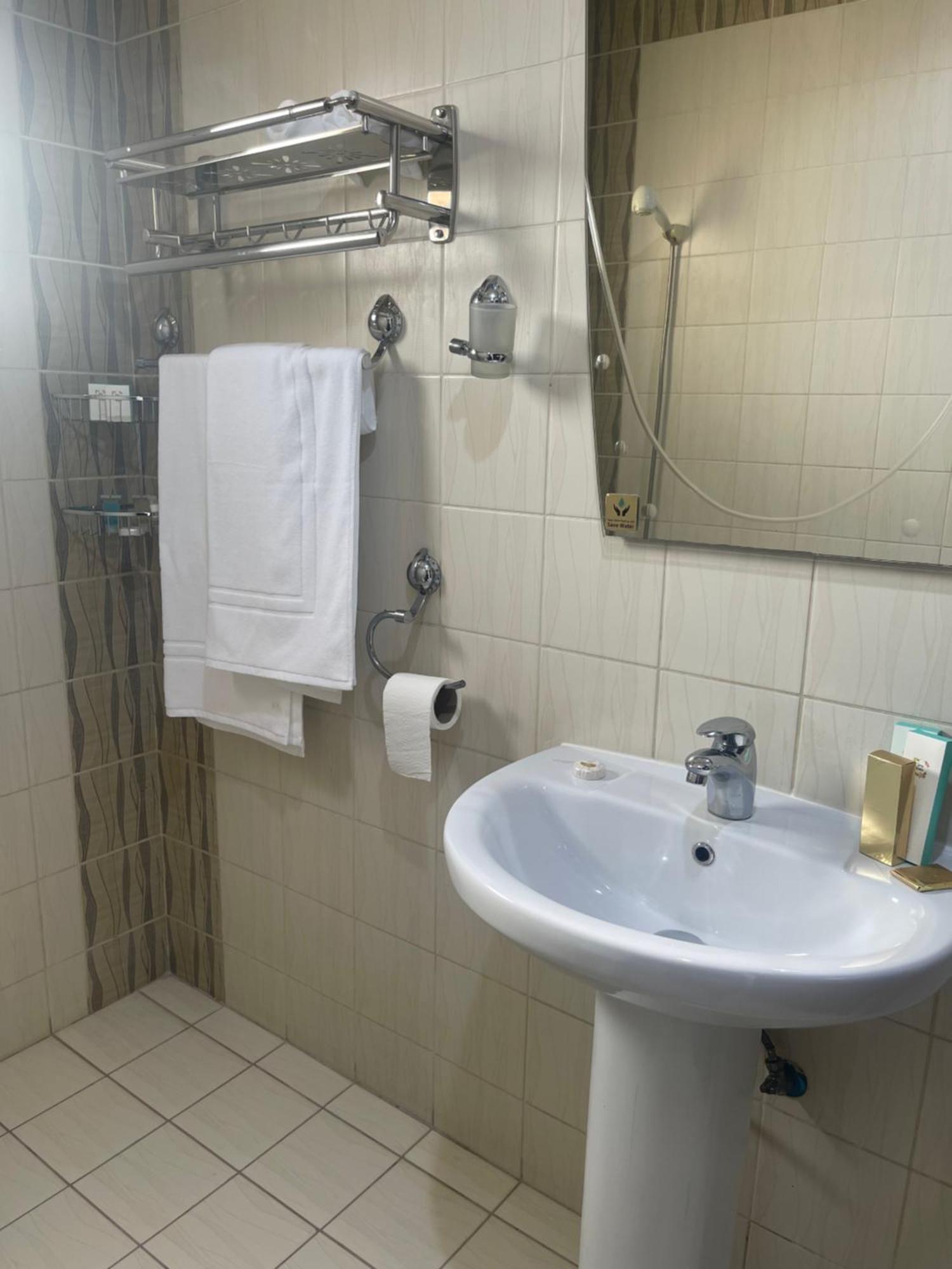 Aparthotel Tulip Al Rawdah Riad Exterior foto