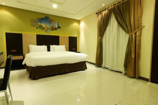 Aparthotel Tulip Al Rawdah Riad Habitación foto