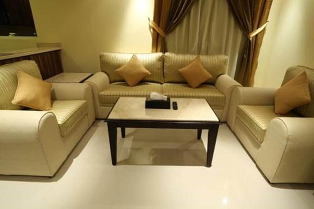 Aparthotel Tulip Al Rawdah Riad Habitación foto